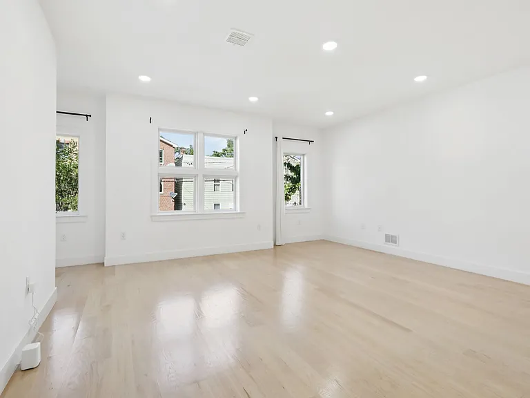 131 Zabriskie St #1 — Photo 9