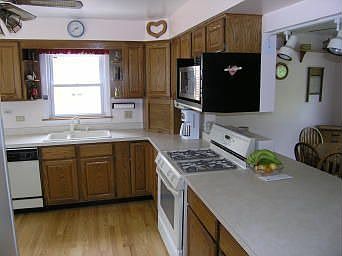 5th image of 101 W Leslie Ln