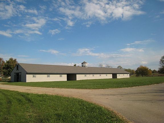3rd image of 1300 Castle Rock Way