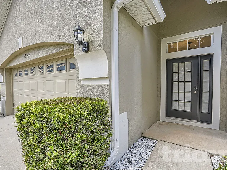5555 Burlwood Dr — Photo 3