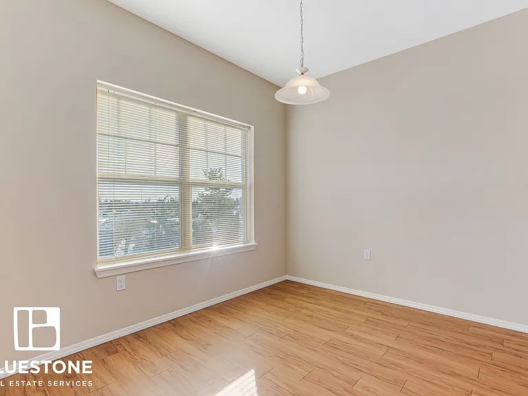 Hawk's Point Apartments — Photo 40