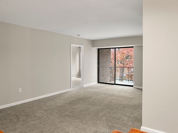 4th image of 13 Silverwood Cir APT 12