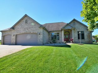 889 E Barrington Pl, Warsaw, IN 46582