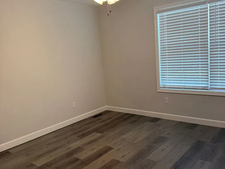933 & 935 Rodeo Ct — Photo 86