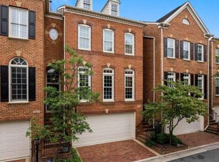 1659 Hunting Creek Dr, Alexandria, VA 22314