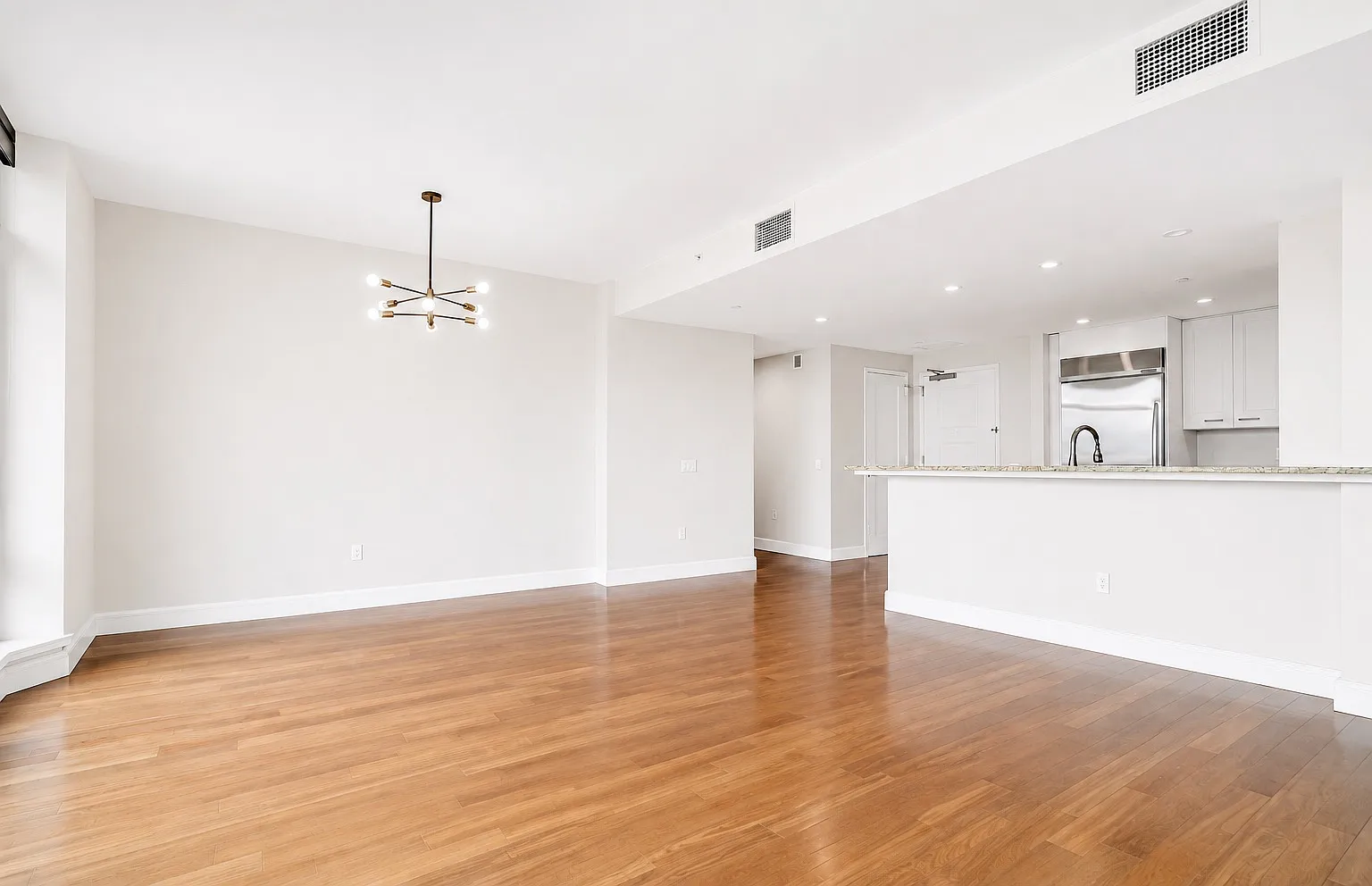 2 bed, 1523 sqft, $5,000 — Photo 4
