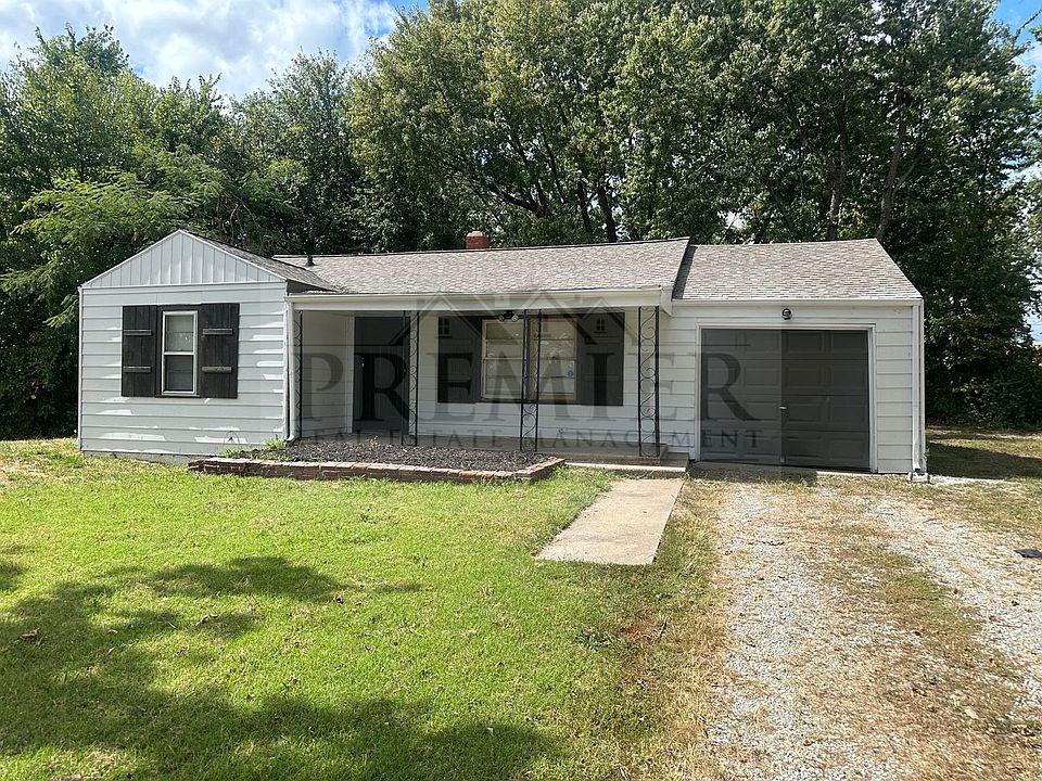 1st image of 108 NE Austin St #0