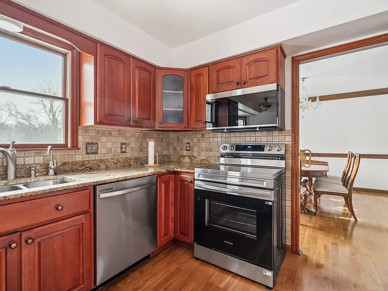 7489 Fitzroy Ct — Photo 13
