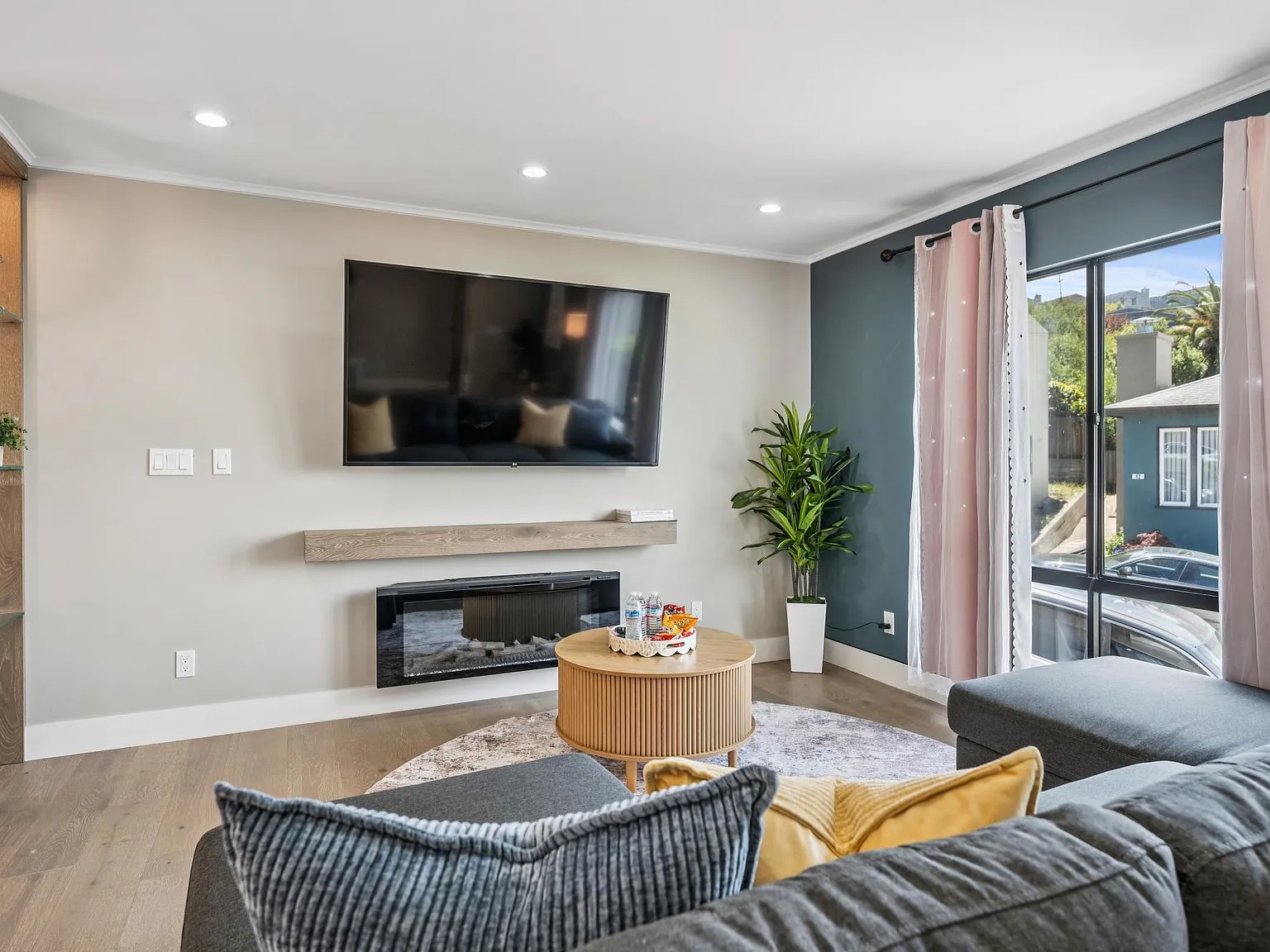 Robinson Dr, Daly City — Photo 1