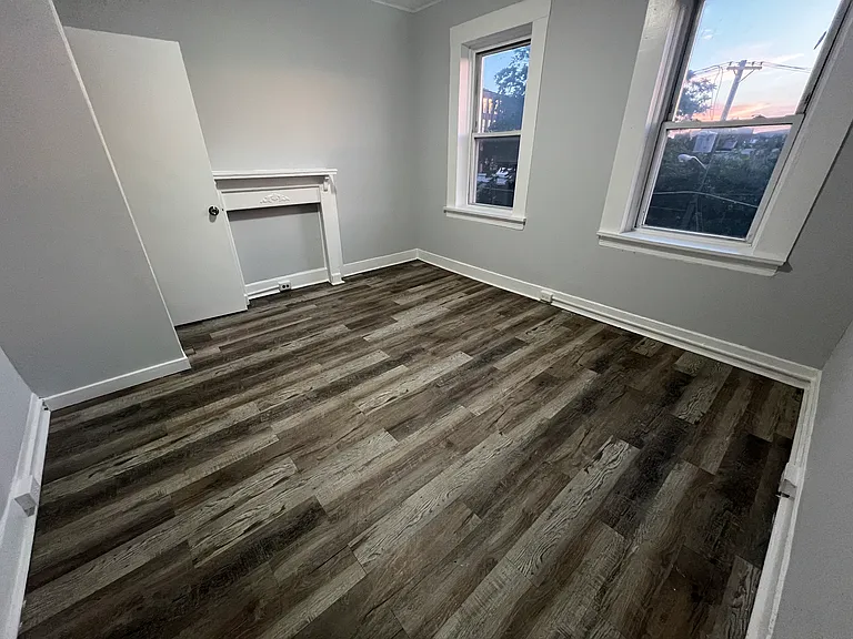 104-106 Lawrence St #6 — Photo 5