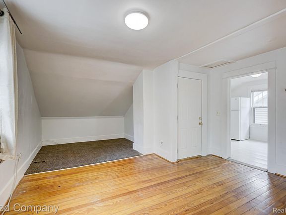5th image of 245 W Webster St