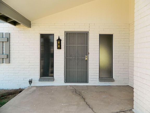 3rd image of 826 W Santa Cruz Dr