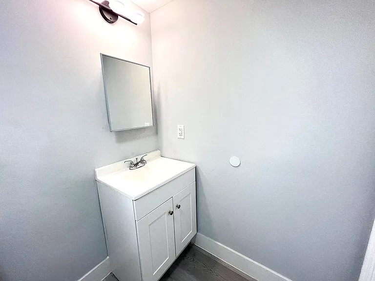 St George Apartments — Photo 46