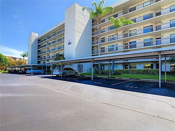 3rd image of 1324 Pasadena Ave S APT 401