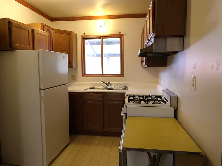 1601 W College St #2 — Photo 4