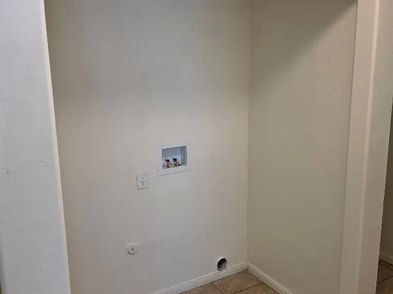 643 R St — Photo 12