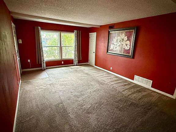 2nd image of 107 Mesquite Dr
