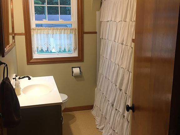 Main floor bath 2017