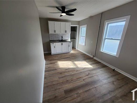3rd image of 3193 W 50th St #Up