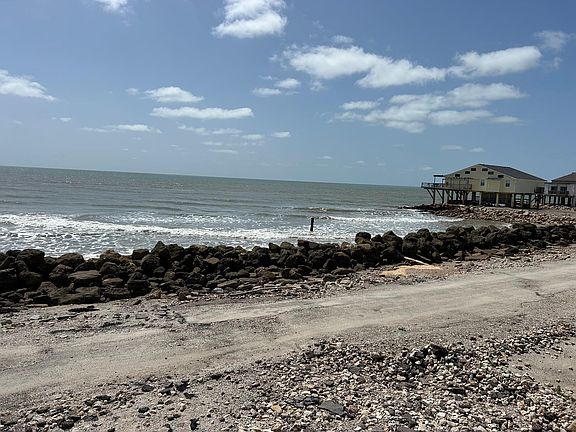 3rd image of 12919 Gulf Beach Dr