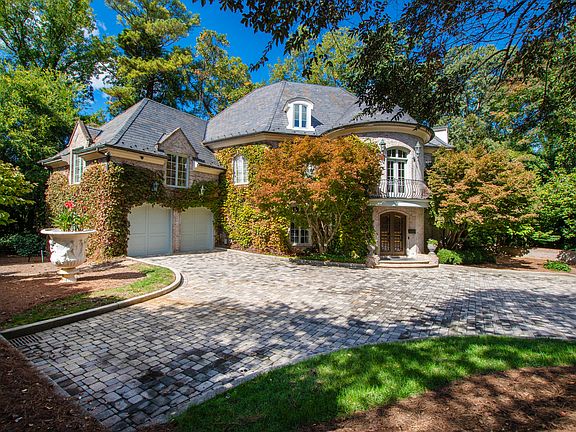 2nd image of 2658 Davis St