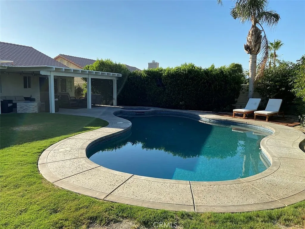3 bed, 2216 sqft, $5,797 — Photo 4