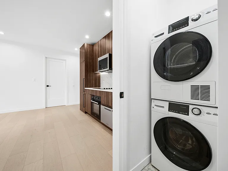 145 2nd Ave #8 — Photo 5