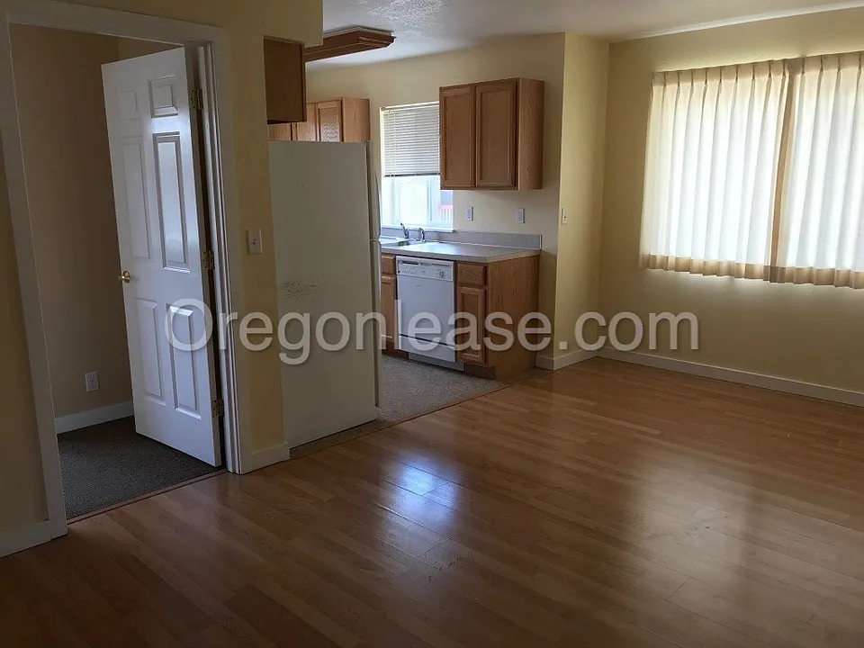1635 Patterson Aly #1