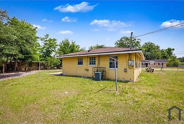 3 bed, 936 sqft, $1,550 — Photo 4