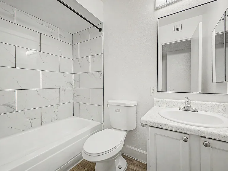 The Brentwood — Photo 20