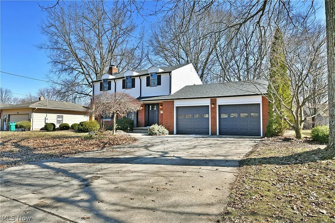 8351 Chesterton Dr photo 1