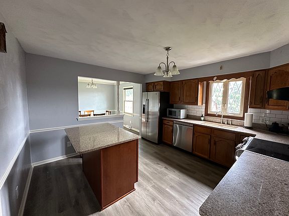 3rd image of 785 Trailwood Dr