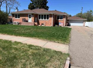 1011 E 7th St, Hastings, NE 68901
