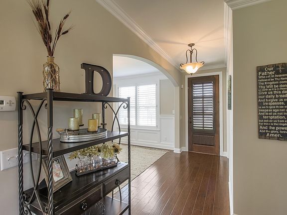 2nd image of 576 Great Angelica Way