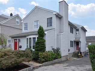 20 Beattie Ln, New Rochelle, NY 10805