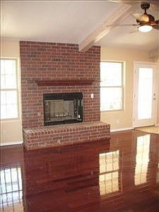 5th image of 709 Barnett Dr