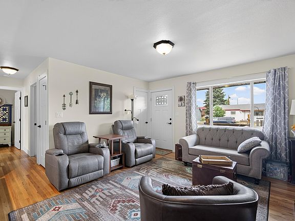 4th image of 708 Mitchell St