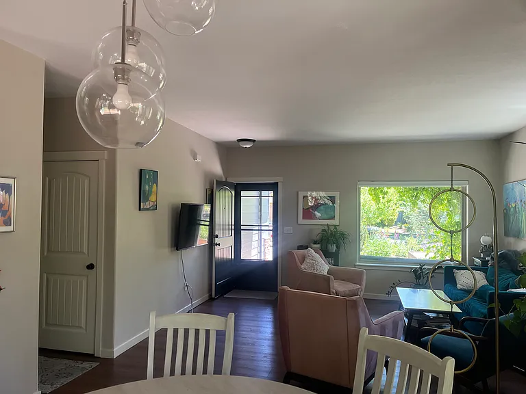 670 SE Glencoe Pl — Photo 5