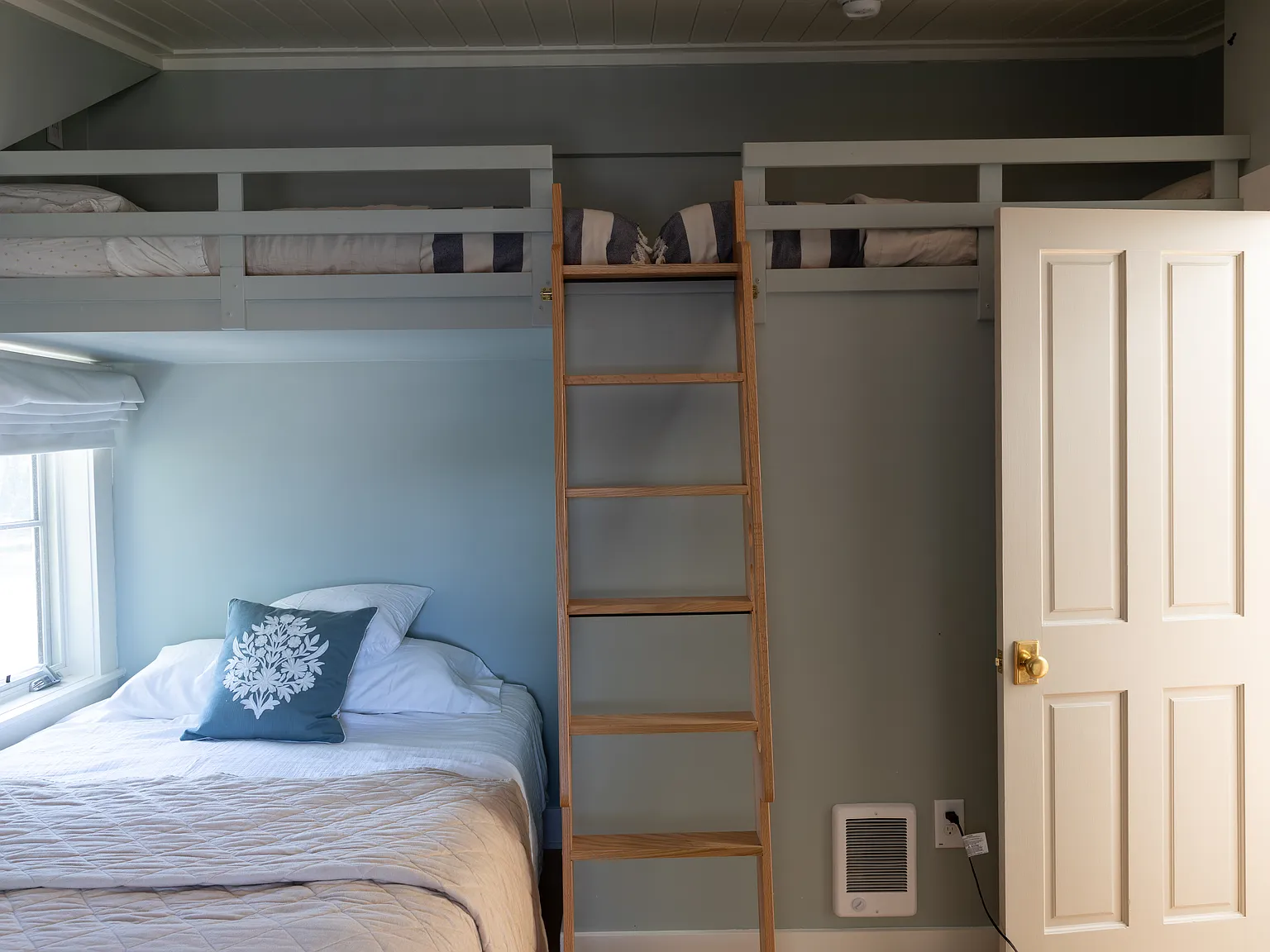 2 bed, 1000 sqft, $2,300 — Photo 4