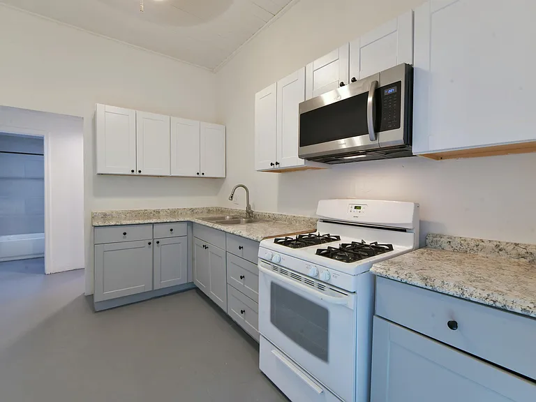 1211 S 9th Ave — Photo 9