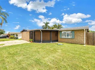3743 Cherrywood Dr, Holiday, FL 34691