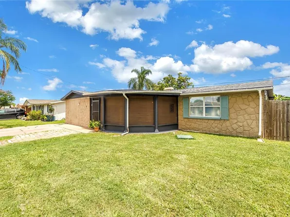 3743 Cherrywood Dr, Holiday, FL 34691