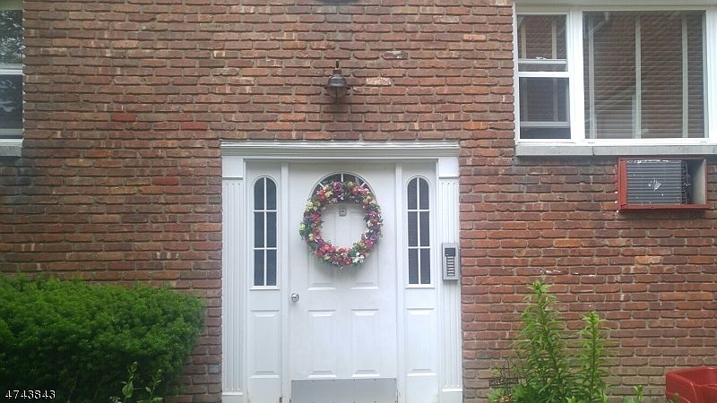 1st image of 300 Claremont Ave, B-3 #B3