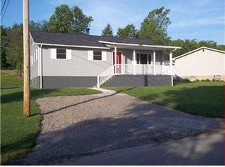 7 Colonial Ave, Smock, PA 15480