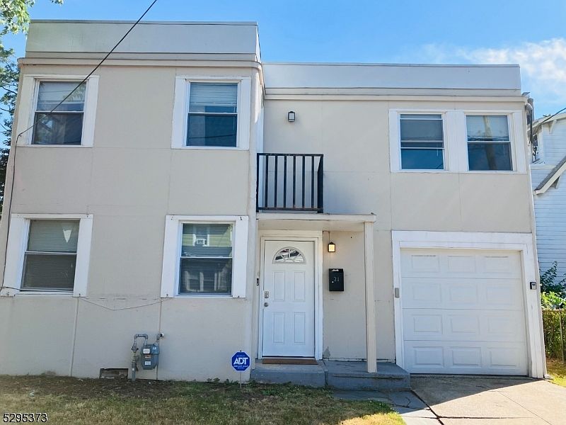 1st image of 21 Lafayette Pl