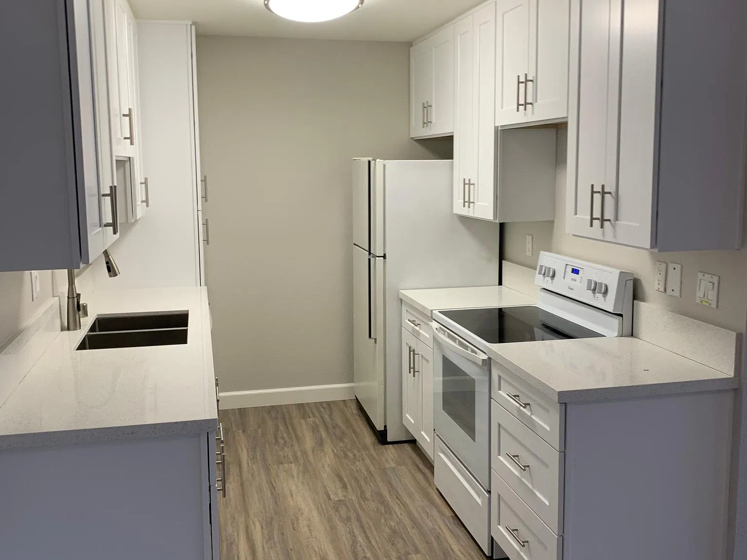 1 bed, 690 sqft, $2,475 — Photo 2