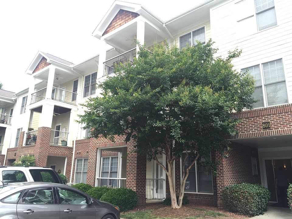 ground level condo with pvt railed-off porch