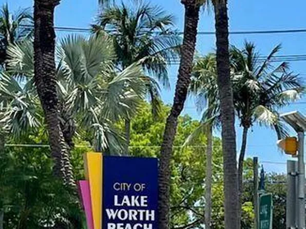 1202 S M St, Lake Worth, FL 33460
