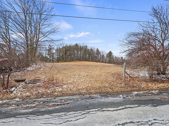 3rd image of 849 Henderson Rd