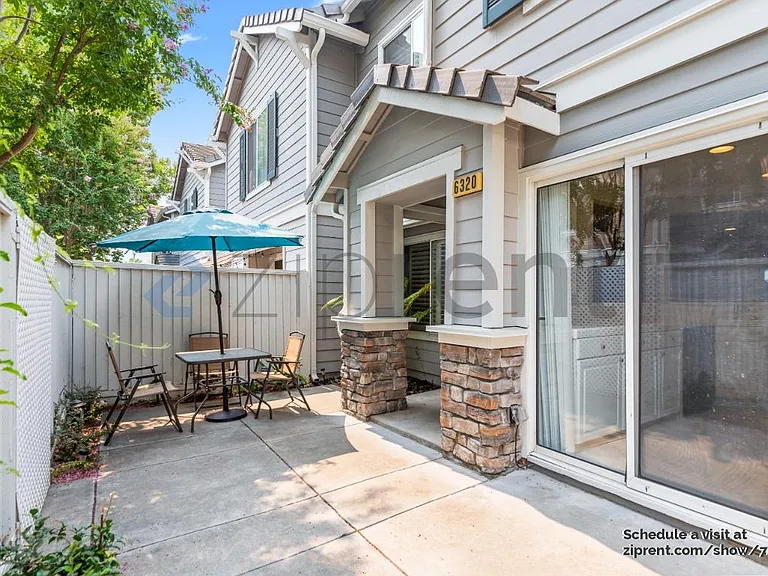 6320 Island Pine Way — Photo 3